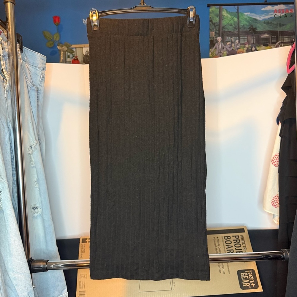 Universal Thread size small Black Ribbed Pencil Skirt